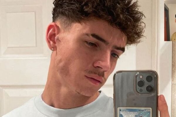 Cam Holmes Net Worth